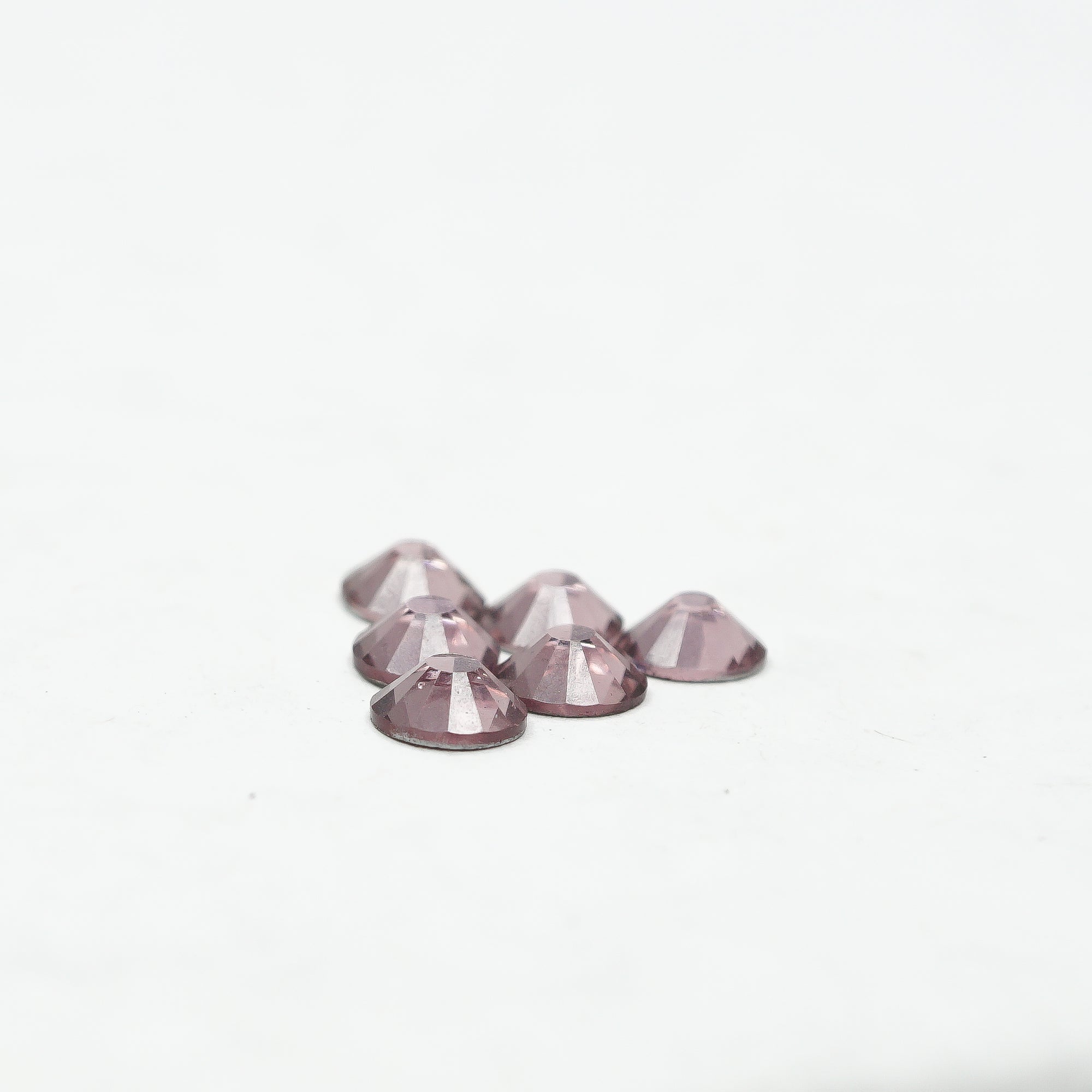 Lt. Amethyst HQ glass Rhinestones flatback #024
