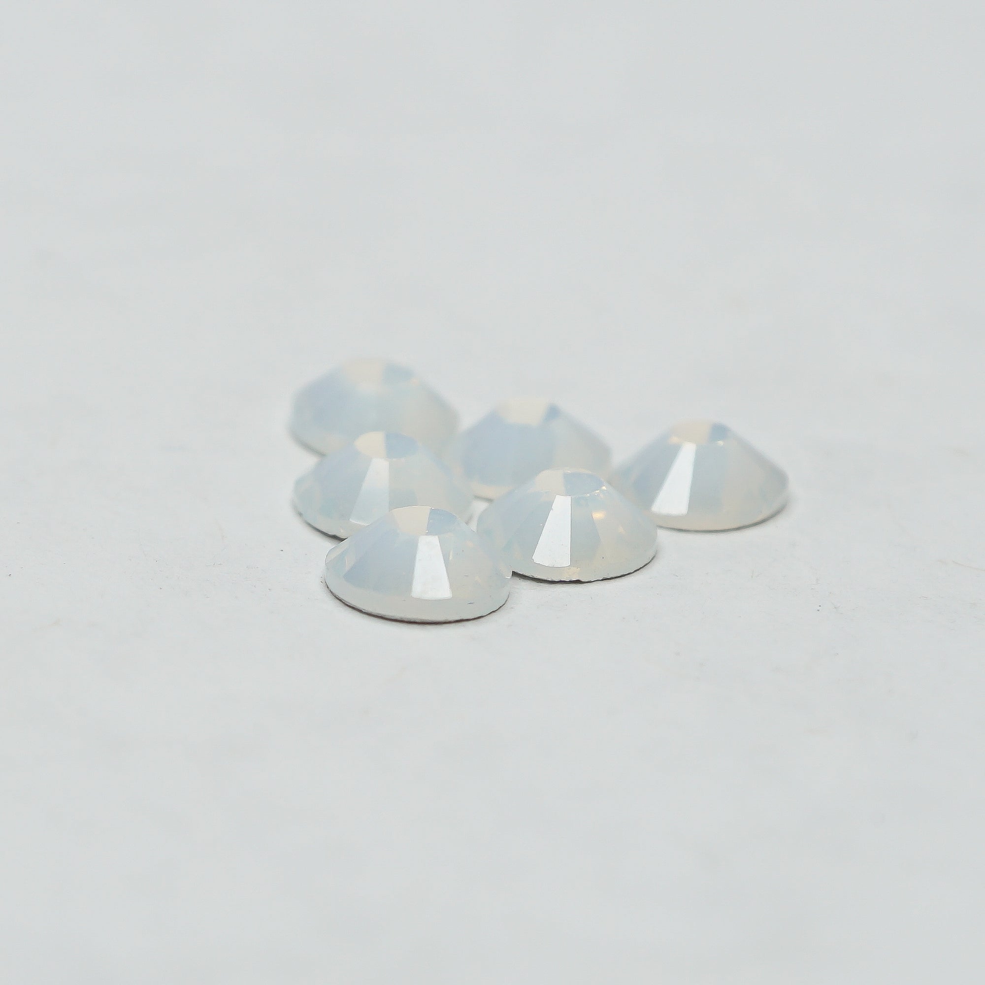 White opal Rhinestones HQ glass  flatback #037