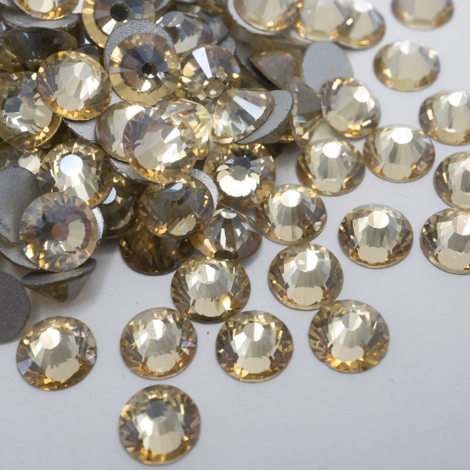 Golden Shadow Rhinestones - HQ glass flatback #061