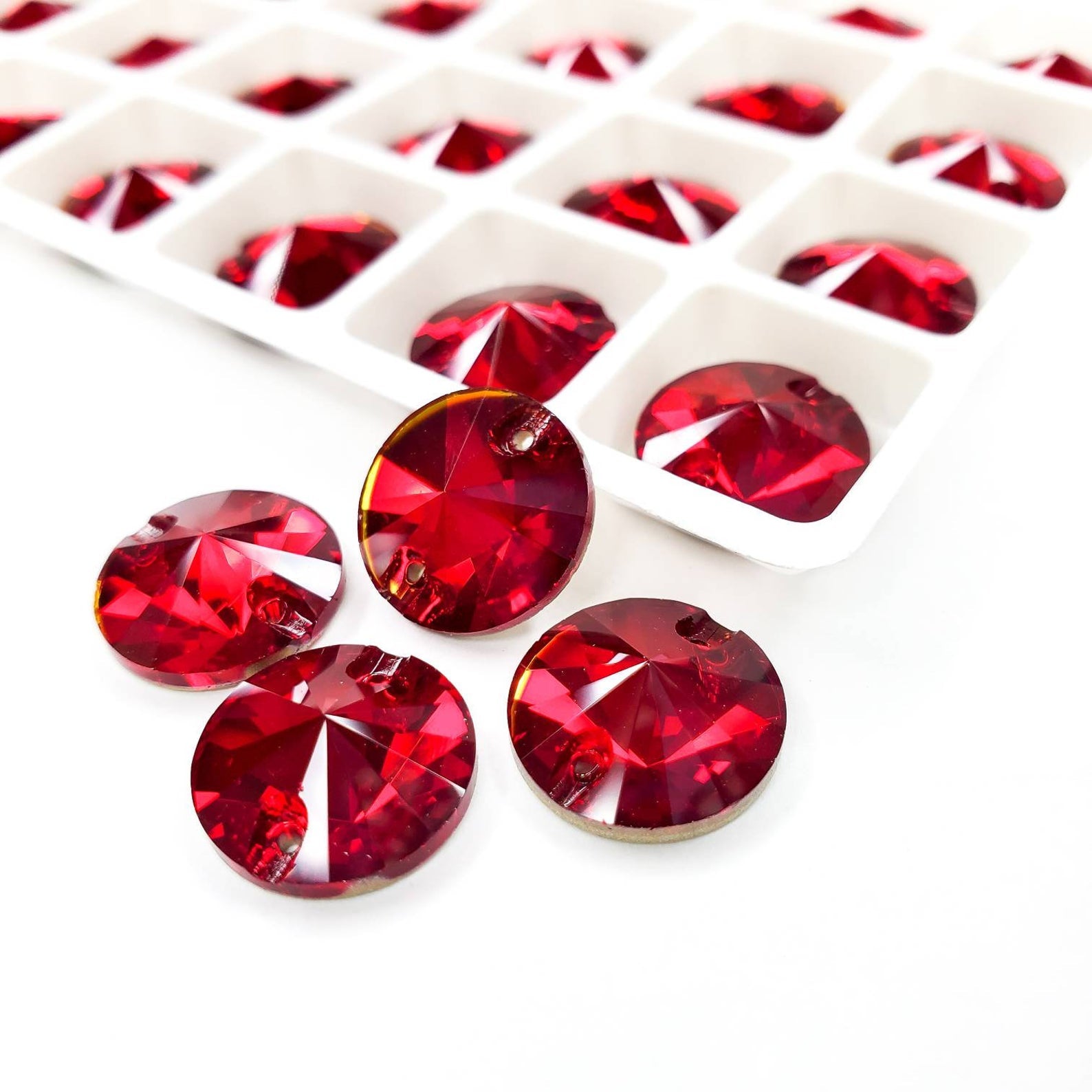 Light Siam - RIVOLI Sew On Glass Rhinestone