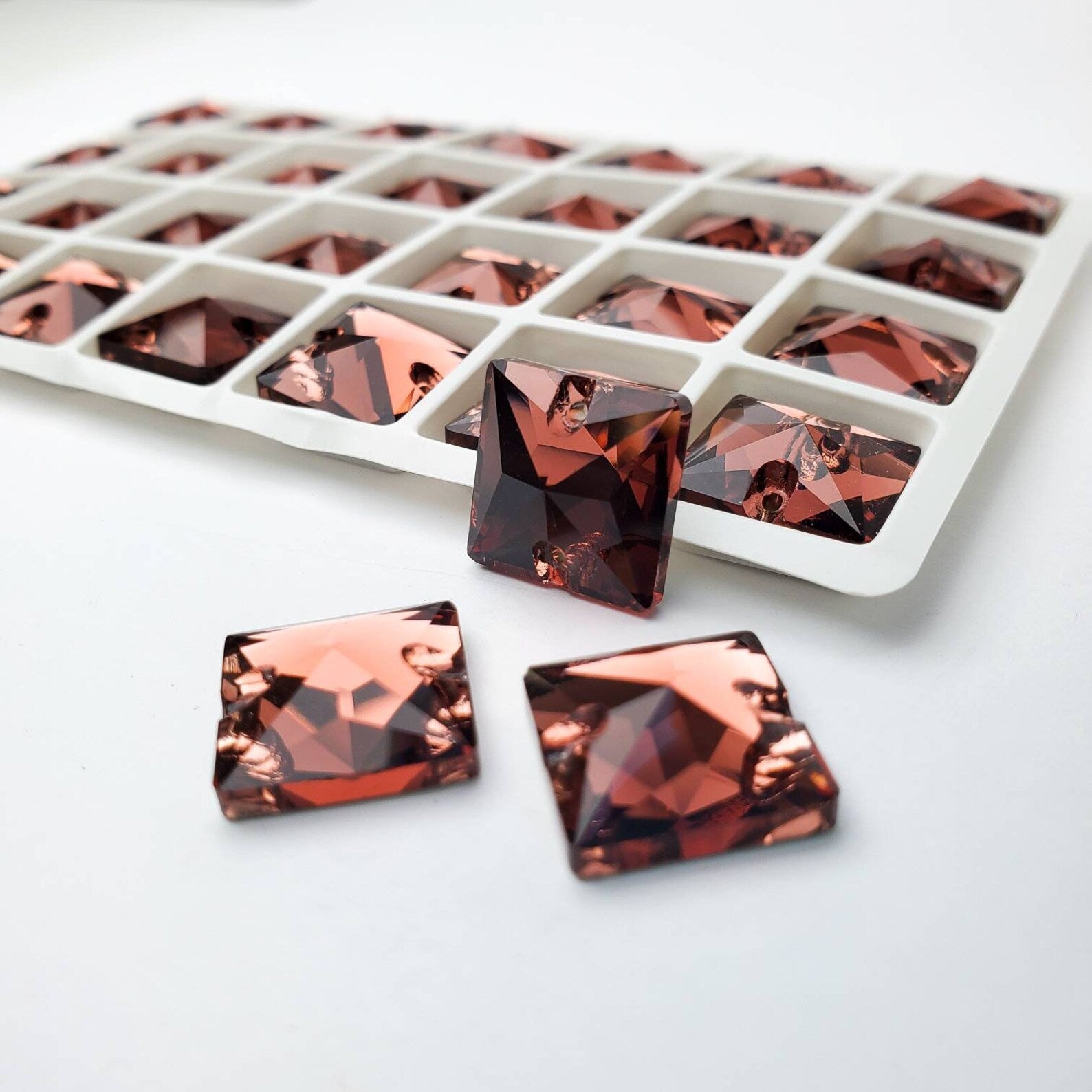 BURGUNDY - SQUARE High Quality Glass Sew-on Rhinestones