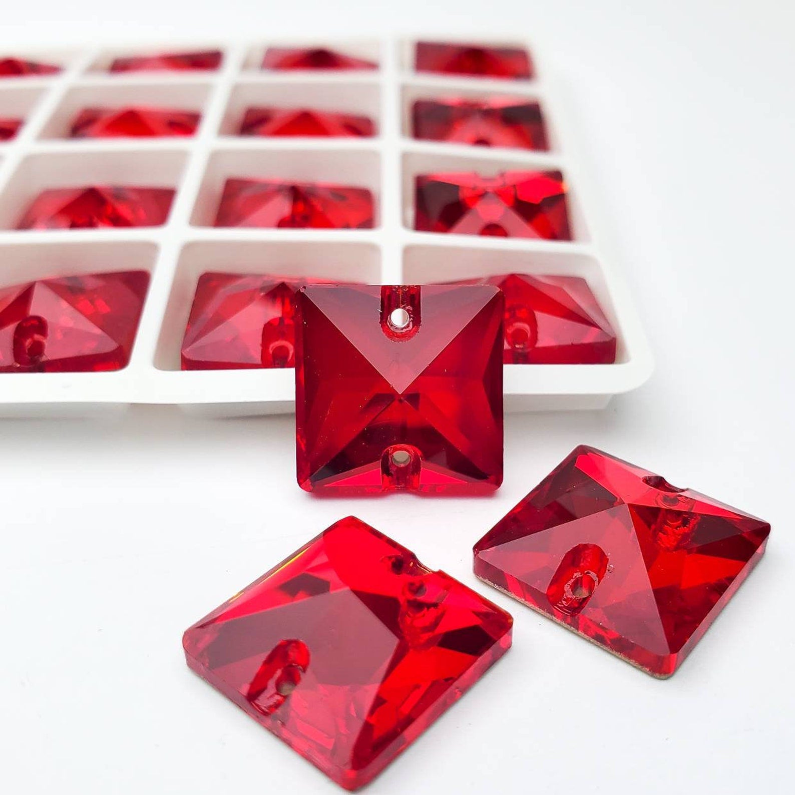 LT SIAM- SQUARE High Quality Glass Sew-on Rhinestones