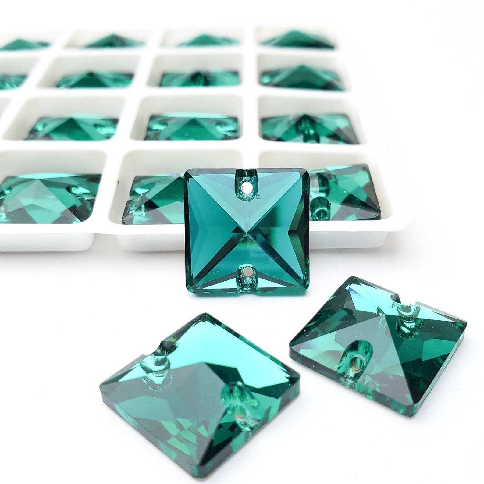 EMERALD - SQUARE High Quality Glass Sew-on Rhinestones