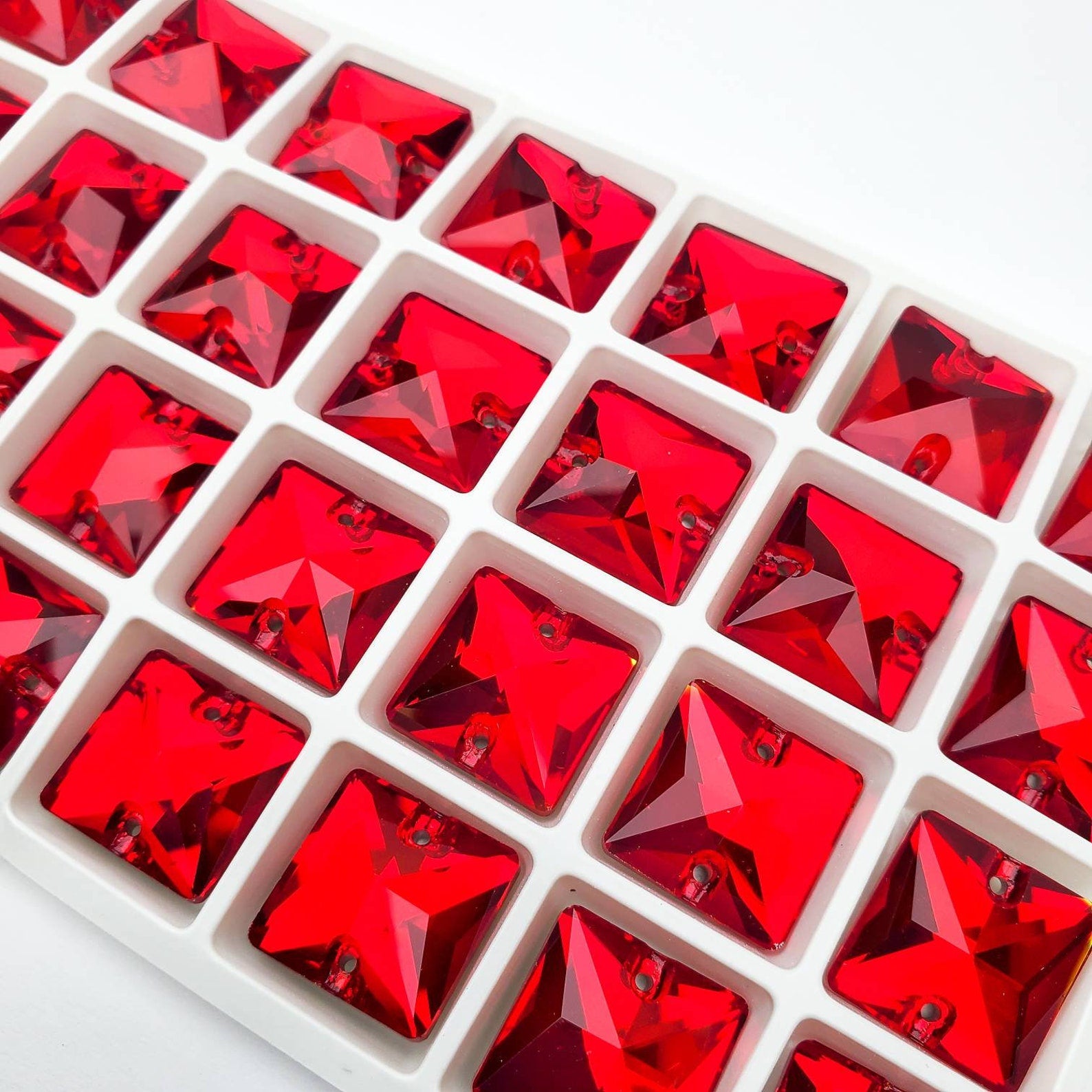 LT SIAM- SQUARE High Quality Glass Sew-on Rhinestones