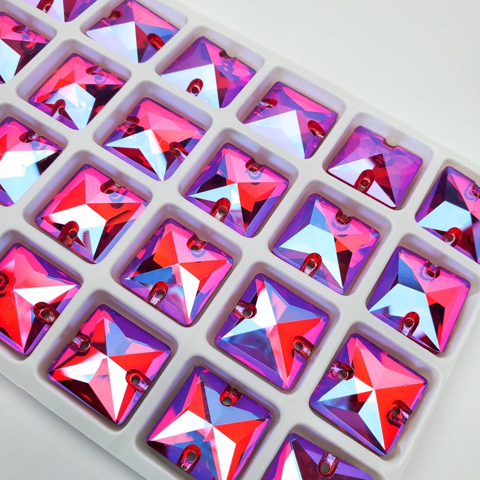 LT SIAM AB - SQUARE High Quality Glass Sew-on Rhinestones