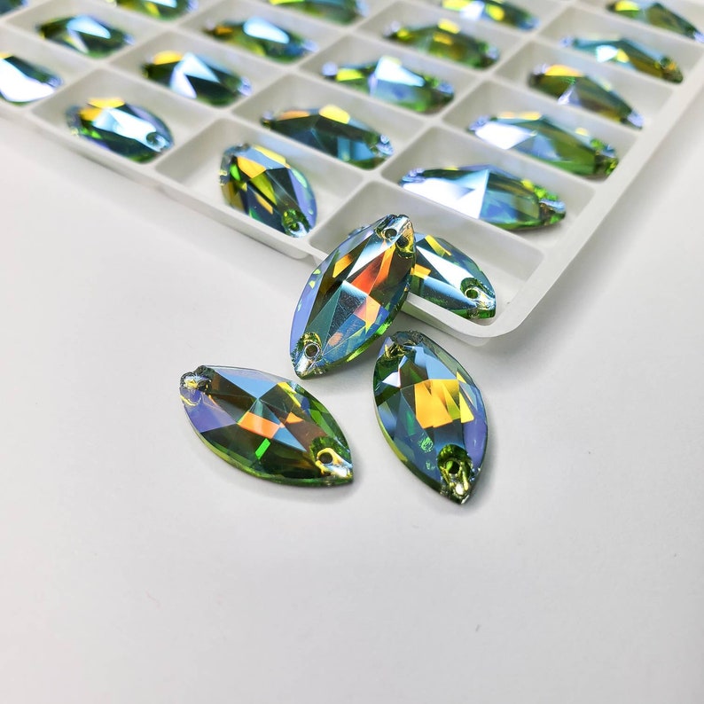 Peridote AB - NAVETTE high quality sewing crystal